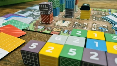 Fröccsözés, sikkasztás, turistaparadicsom a vasműben [Telex.hu]