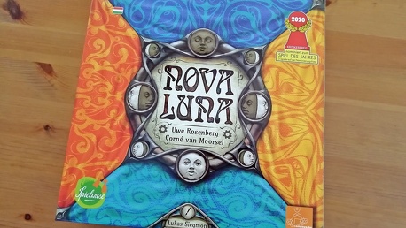 “Istenasszony, fuss az égi pályán” – Nova Luna