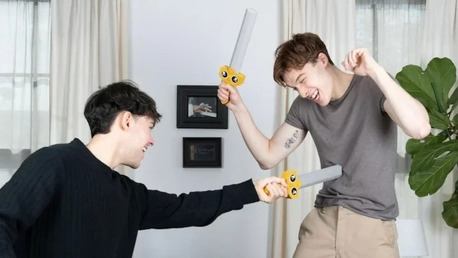 Csapkodjuk egymást szivacskardokkal társasjáték-ajánló [kepernyoido.hu]