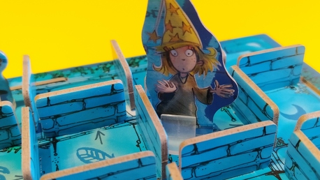 Elvarázsolt labirintus - Egy cím, két játék