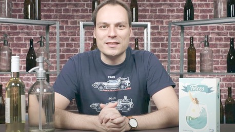 Játssz kocsmázást odahaza: Hajnóczy Soma társasjátéka a fröccsről