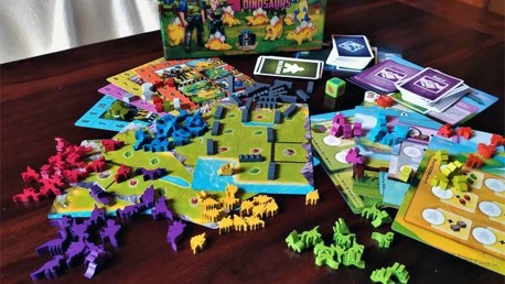 Tiny Epic-játékok – Dinófarmról a harcmezőre [Társalgó]